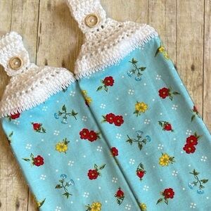 Pioneer Woman Set of Two Crochet Top Hanging Towels Single Thickness